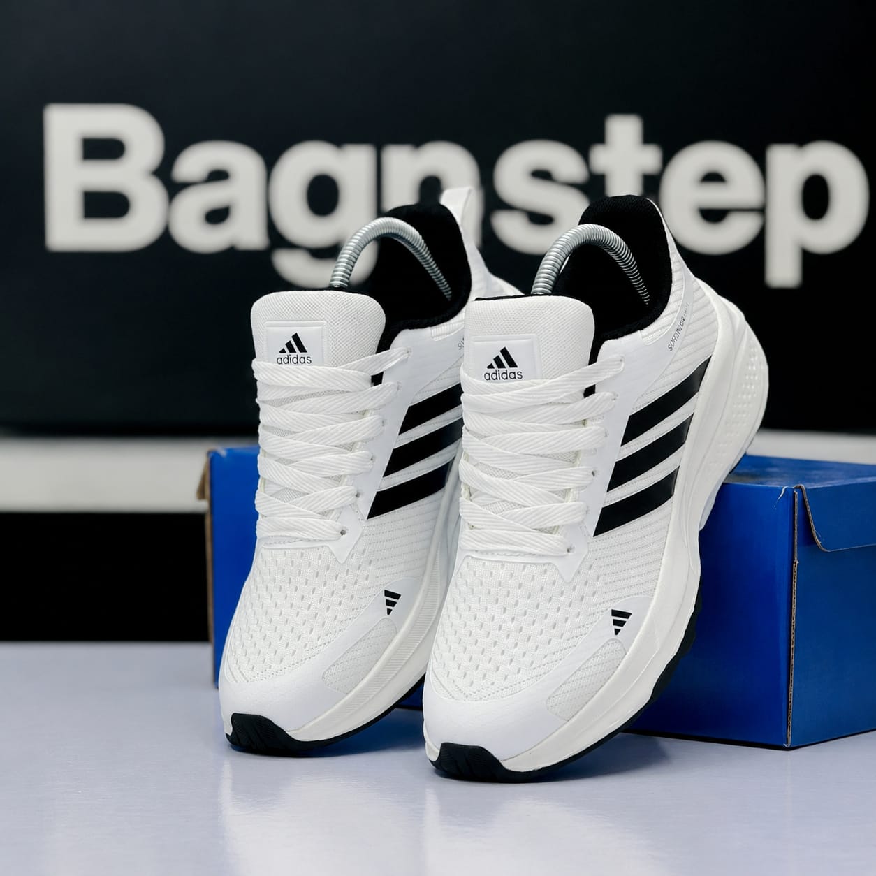 Adidas  Air Zoom white